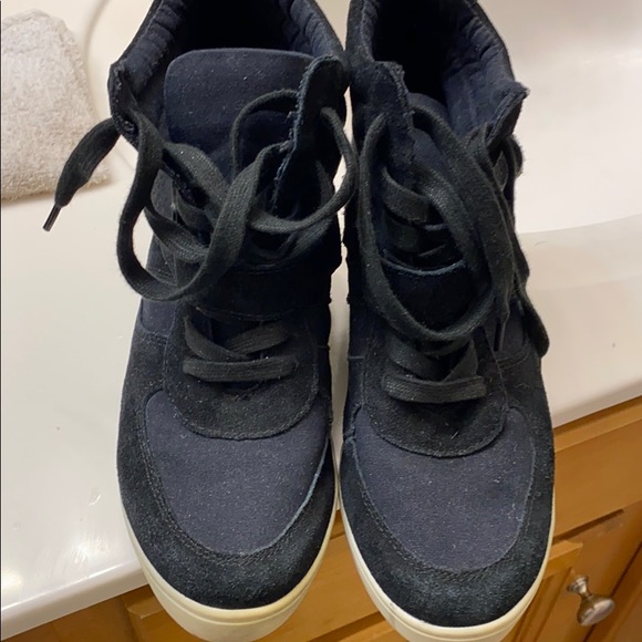 Blue Suede Shoes... - Picture 6 of 6